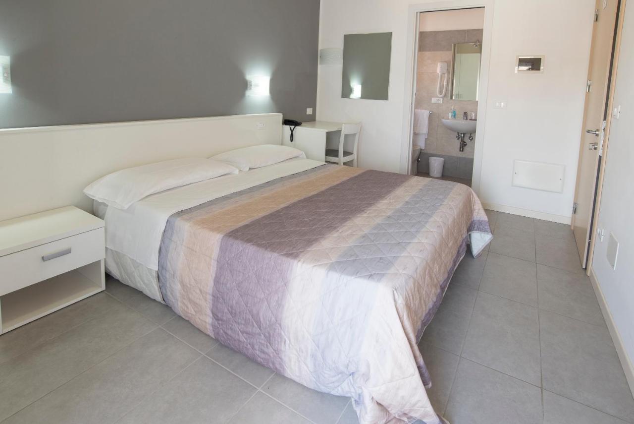 Hotel Atene Lido di Jesolo Exterior foto
